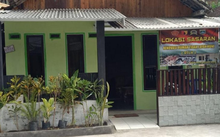 Tanaman Bunga Percantik RTLH Ibu Sutalkah