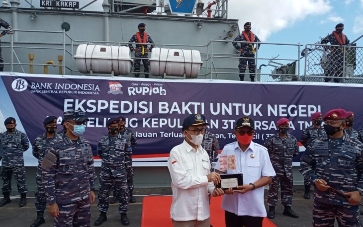 Prajurit Yonmarhanlan VIII Bitung saat mengikuti upacara