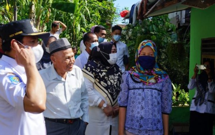 Rumah Ambruk Tertimpa Pohon, Wawali Salurkan Bantuan Pasca Panik Untuk Warganya