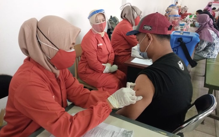 Polres Pekalongan Kota Laksanakan Vaksin Untuk Karyawan Pabrik PT Pajitex