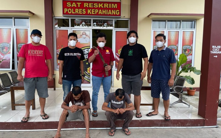 Kapolres Kepahiang mengamankan 2 orang tersangka atas tindakan Kasus Pengancaman