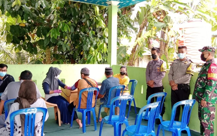 Vaksinasi untuk warga 