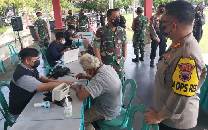 Kapolres Pekalongan Kota, Polda Jateng AKBP Wahyu Rohadi S.I.K., bersama Forkopimda Kota Pekalongan meresmikan Launching gebyar Vaksinasi Covid-19 berhadiah, yang diselenggarakan oleh pemerintah Kota Pekalongan bekerjasama dengan Polres Pekalongan Kota