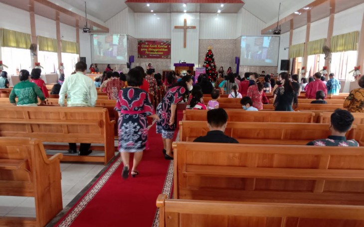 Kodim Palangka Raya Bersama Satgas Gabungan Awasi Penerapan Prokes di Gereja 