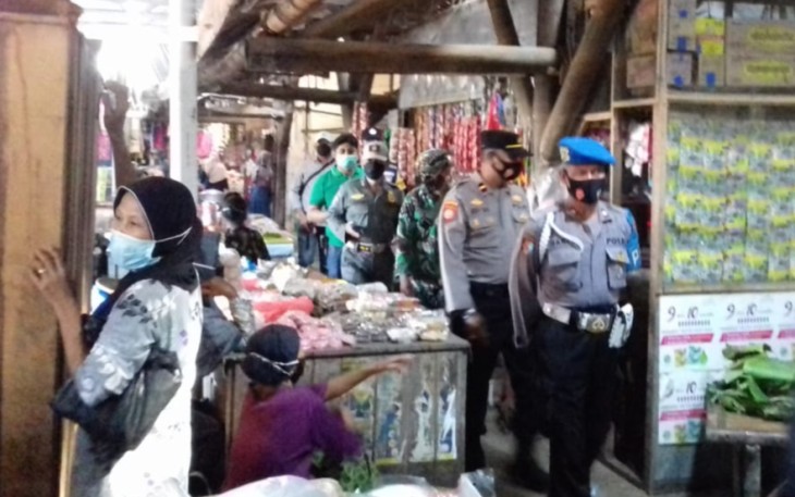 Patroli PPKM di pasar tradisional