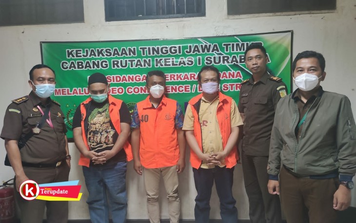 Ketiga Tersangka Dugaan Kasus Penyalahgunaan Dana Hibah Disnakan Jatim di Kabupaten Blitar (foto : Kejari Blitar untuk Klikwarta.com)