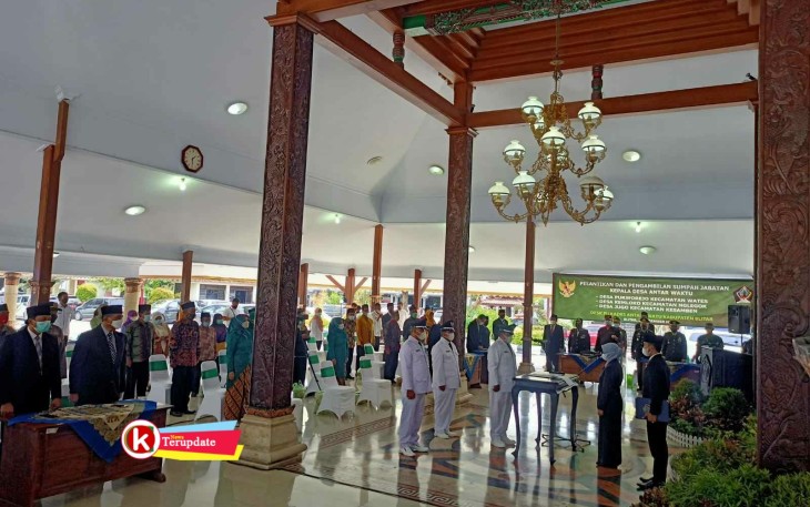 Pelantikan Kepala Desa Antar Waktu Tahun 2021 Kabupaten Blitar (foto : Faisal NR / Klikwarta.com)