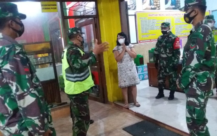 Patroli PPKM Darurat Koramil Bersama Polsek Tuntang