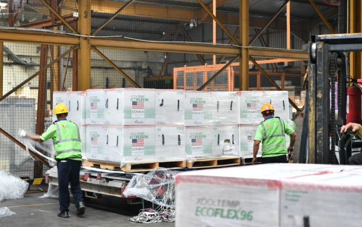 Sambut Kedatangan Vaksin Moderna dan AstraZenecca, Menlu : Mekanisme dose-sharing Vaksin Penting agar Dunia dapat Keluar dari Pandemi