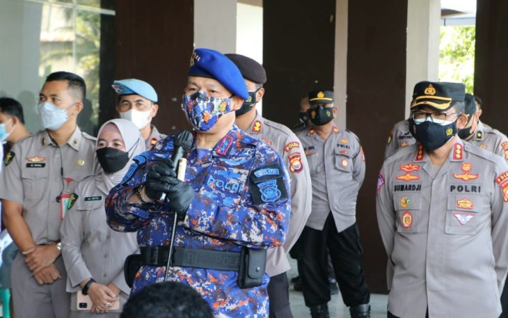 Kepala Kepolisian Daerah Bengkulu Irjen Pol. Drs. Guntur Setyanto, M.Si didampingi Dir lantas polda bengkulu, Kabid TI polda bengkulu, dan Kapolres bengkulu
