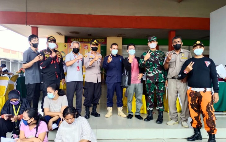 Kapolsek Kadipaten-Polres Majalengka, Untuk Memutus Mata Rantai Penyebaran Virus Covid-19 "MONITORING" Pantau Terus Kegiatan Vaksinasi