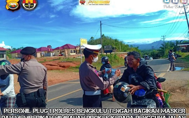 Pencegahan Covid-19, Polres Benteng Binluh Prokes dan Bagikan Masker