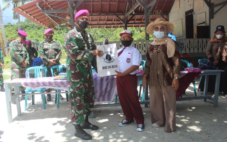 Kegiatan Yonif 9 Mar/Beruang Hitam dalam rangka untuk pembinaan Desa-desa pesisir 