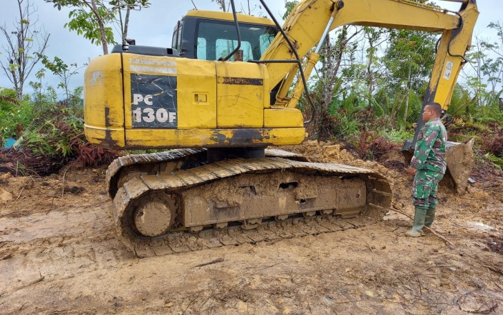 Kegiatan Fisik TMMD di Gunung Mas Sempat Terkendala Cuaca
