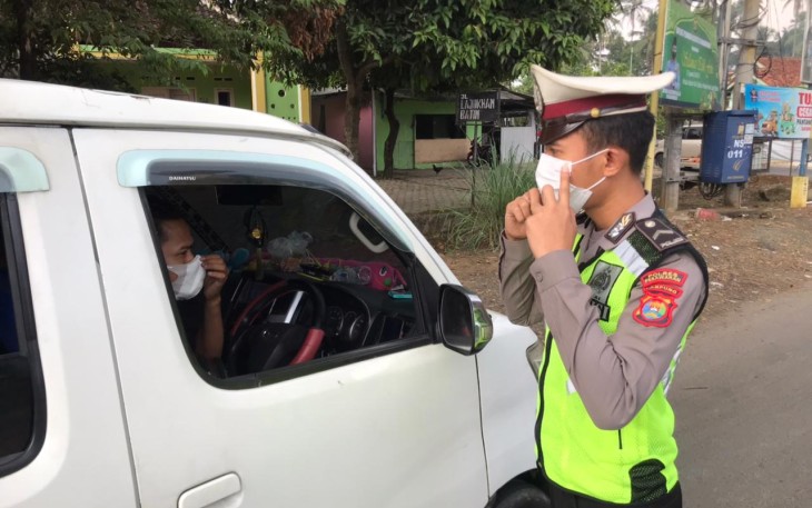  Satlantas Polres Pesawaran Gelar Operasi Yustisi di Pos Chek Poin PPKM