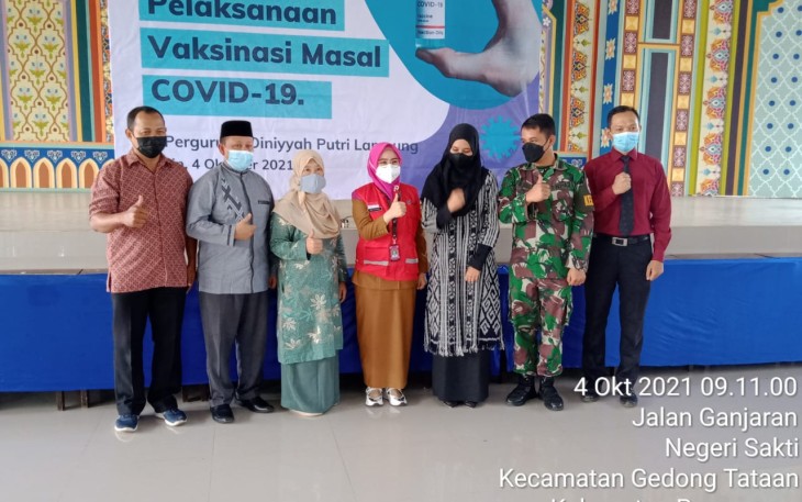 TNI Bawa vaksianasi Sinovac Bidik Pon-Pes Diniyyah Putri Lampung
