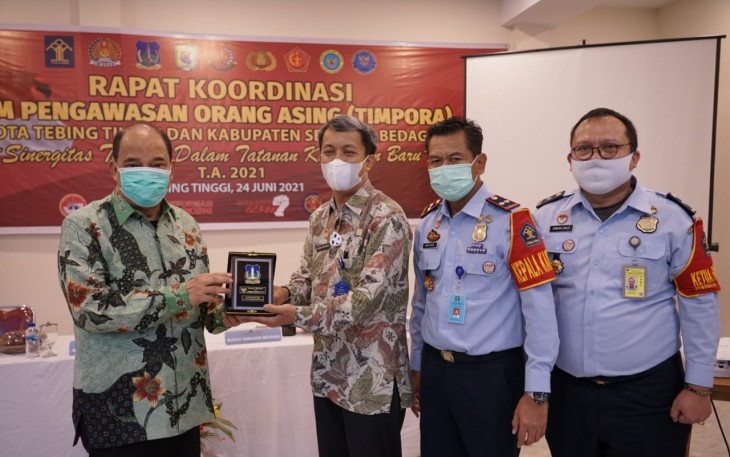 Walikota Tebing Tinggi Imbau Tingkatkan Sinergitas Dan Koordinasi Antar Instansi Dalam Pengawasan Terhadap Orang Asing