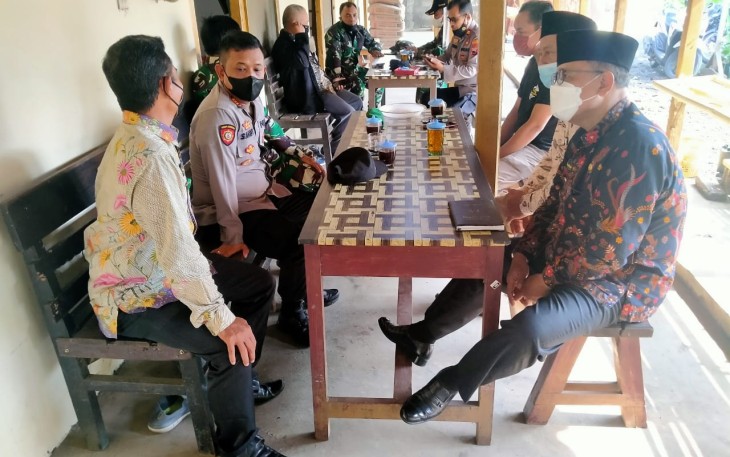 Rapat Terbatas Tentang Percepatan Vaksinasi
