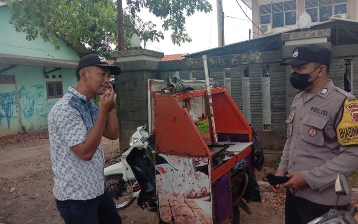 Patroli Dialogis Bhabinkamtibmas Polsek Palasah Berikan Himbauan Prokes Covid-19 Kepada Masyarakat