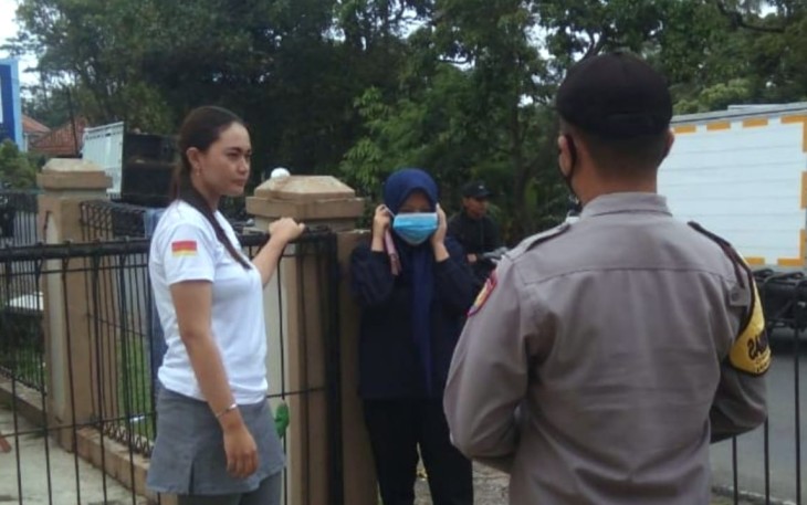 Polsek Banjaran Himbau Warga Untuk Pakai Masker Saat Keluar Rumah