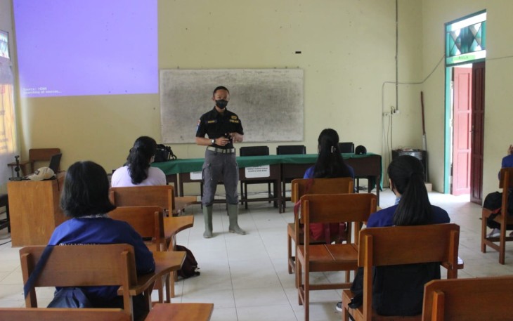Satgas TMMD Ajarkan Public Speaking Pelajar SMKN I Mihing Raya