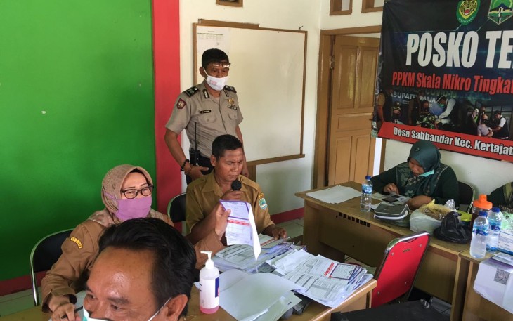 Tekan Penyebaran Covid-19, Polsek Sumberjaya Pantau Gerai Vaksinasi 