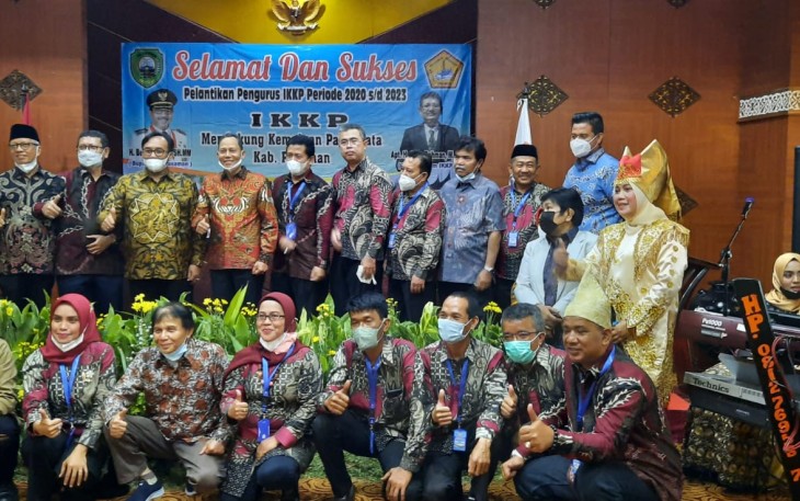 Bupati Pasaman Lantik Dewan Pimpinan Pusat Ikatan Keluarga Kabupaten Pasaman (IKKP) Jakarta Periode 2020 - 2023