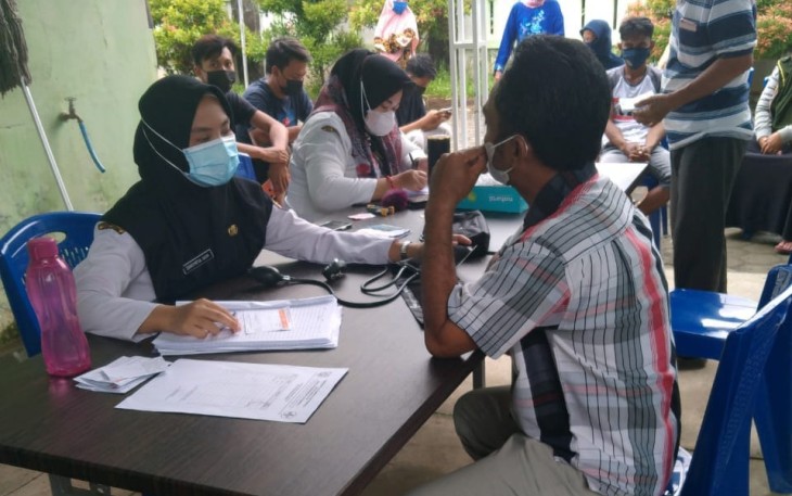 Salah Satu Peserta pada kegiatan Vaksinasi Covid-19 di wilayah Kecamatan Patebon