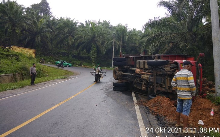 Lagi, Terjadi Laka Lantas Libatkan Truk Pengangkut Sawit