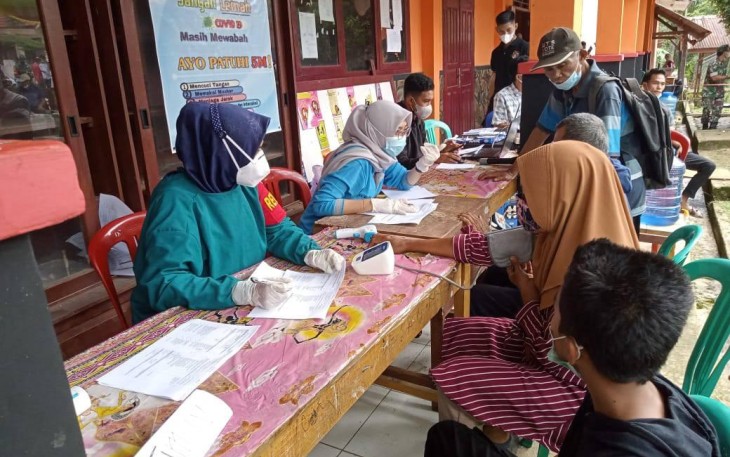 Vaksinas Massal di Desa Simpang Tiga Pagar Gasing Kecamatan Talo