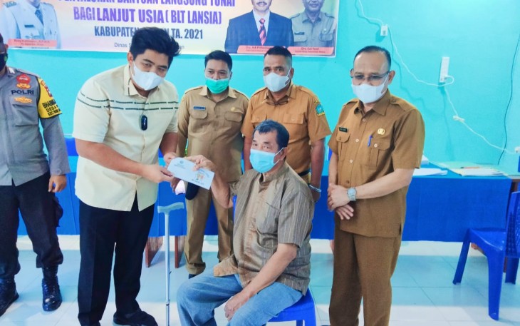 tinjau pembagian BLT Lansia