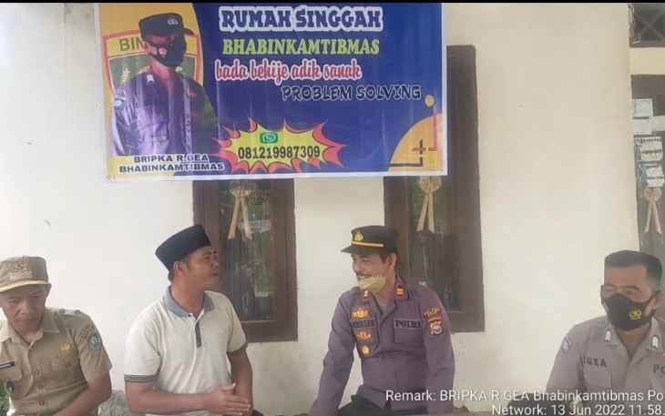 Penyerahan kunci Rumah Singgah Bhabinkamtibmas, Senin (13/06).