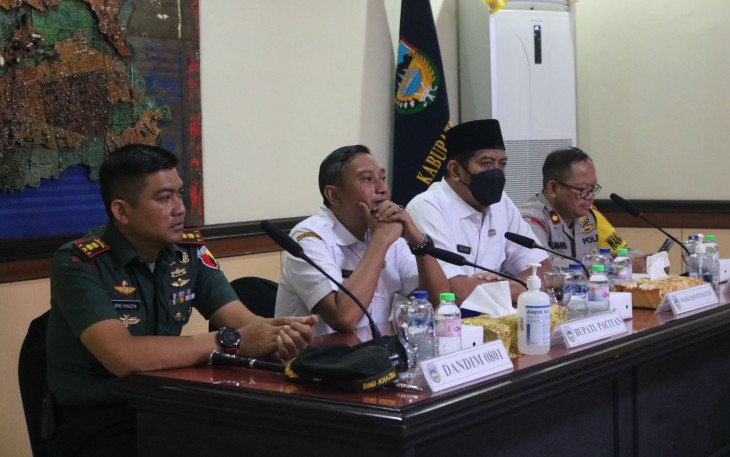 Dandim 0801/Pacitan beserta Unsur Forkopimda saat Gelar Rakor Peringatan 1 Abad PSHT dan Syuran Agung PSHW