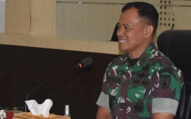 Danrem 081/DSJ Kolonel Inf Deni Rejeki dalam arahannya kepada personel Kowad jajarannya di Aula Jenderal Sudirman Makorem, Jl. Pahlawan No. 50 Kota Madiun, Senin (5/8/2022).