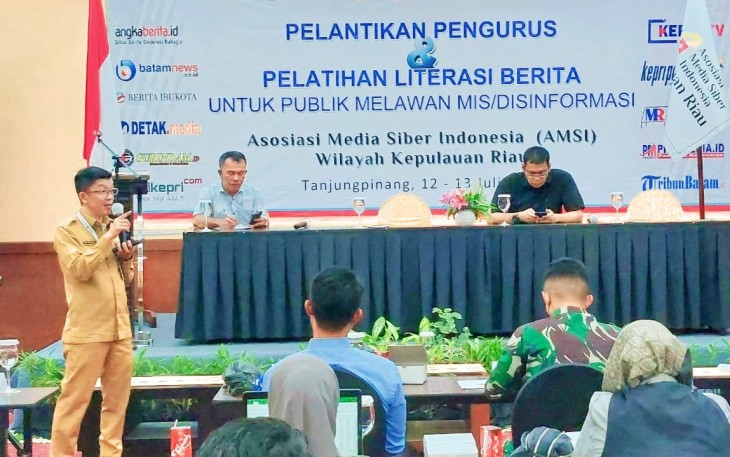 Kadiskominfo Provinsi Kepulauan Riau Hasan, S.sos saat menjadi narasumber