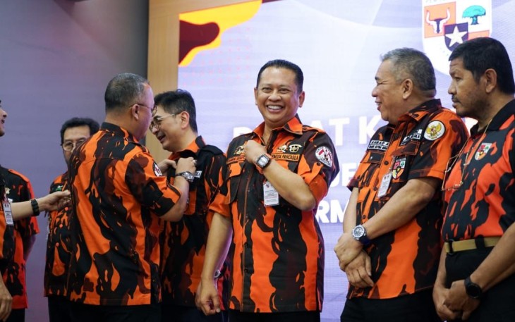 Bamsoet saat menerima Brevet Kader Utama dalam dalam Diklat Khusus Pimpinan Pemuda Pancasila di Kantor MPN Pemuda Pancasila, Jakarta, Sabtu (15/10/22).