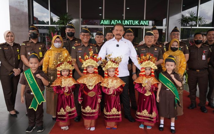 Jaksa Agung RI ST Burhanuddin saat kunjungan kerja di Kejari Banyuasin Sumatera Selatan, Senin (19/12)
