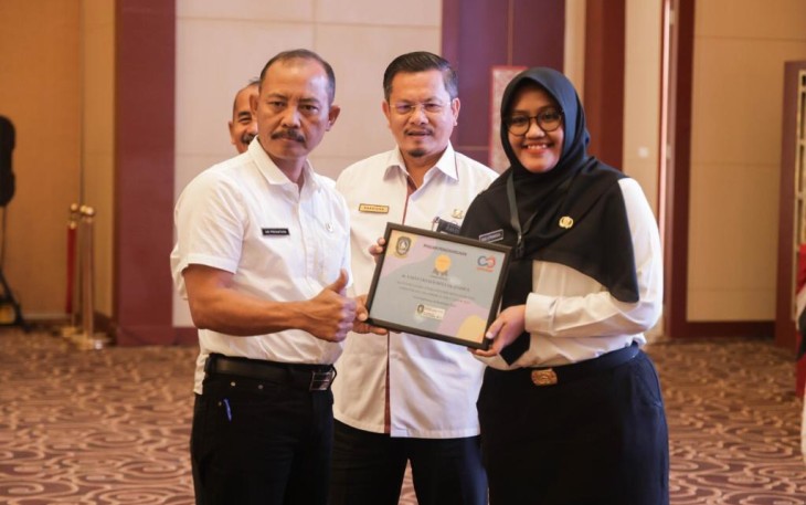 Sekdaprov Adi mewakili Gubernur Kepri H. Ansar Ahmad saat menutup Pelatihan Dasar CPNS Pemerintah Provinsi Kepulauan Riau Tahun 2022 di Aula Wan Seri Beni, Dompak, Tanjungpinang, Rabu (16/8). 