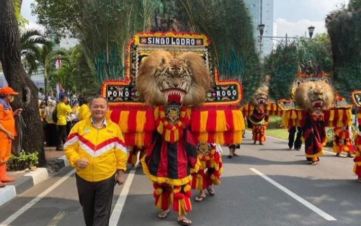 Reog Ponorogo saat Iringi KIB Daftar ke KPU