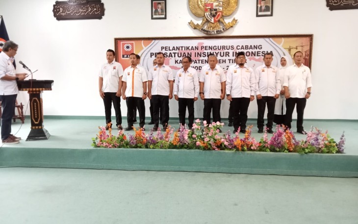 Prosesi pelantikan Pengurus Persatuan Insinyur Indonesia Aceh Timur