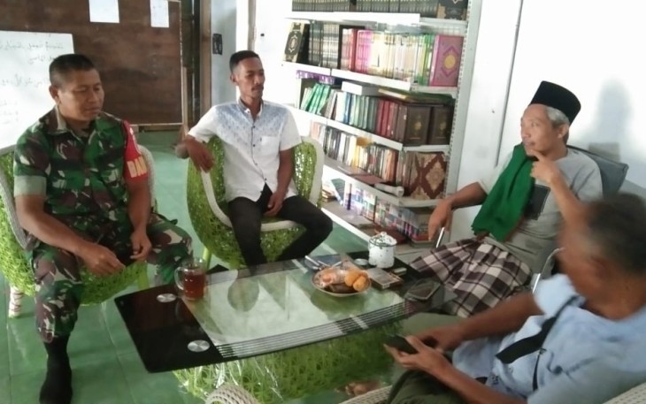 Babinsa Maluhu saat Silaturahmi ke Ponpes Darul Falah