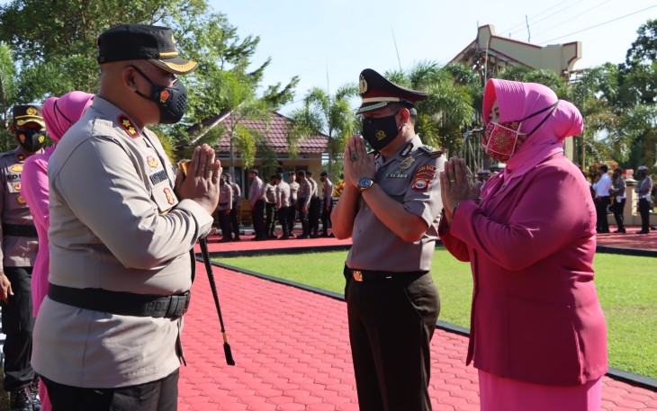 33 Anggota Naik Pangkat, Kapolres Mukomuko Ucapkan Selamat