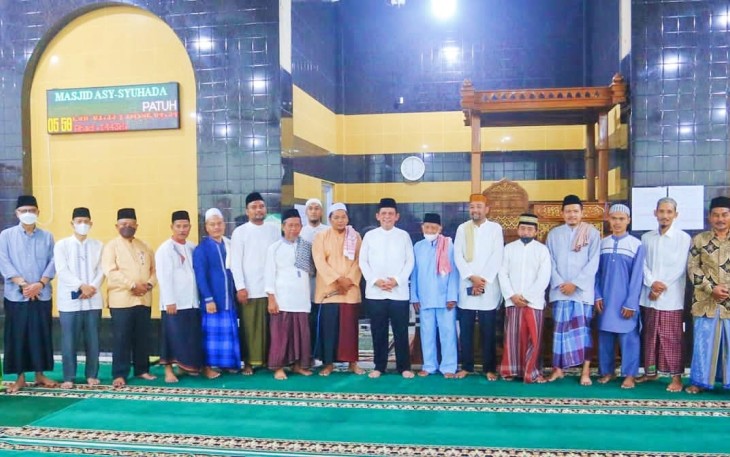 Gubernur Ansar saat Safari Subuh di Bengkong Laut
