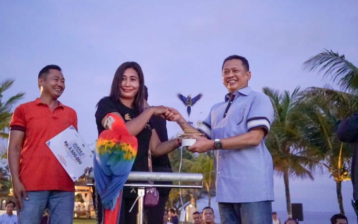 Lomba Fun Free Fly Burung Paruh Bengkok di Bali