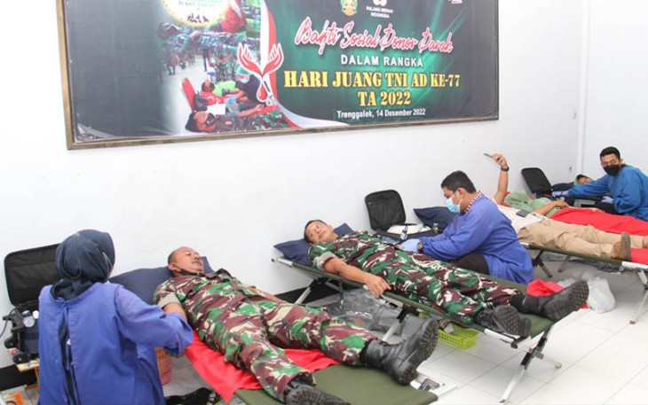 Kodim 0806/Trenggalek saat Baksos Donor Darah