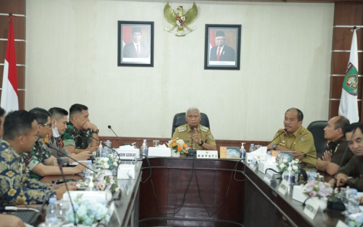 audiensi PLTA Asahan 3 di Aula Mawar Kantor Bupati Asahan, Selasa (15/11/2022).