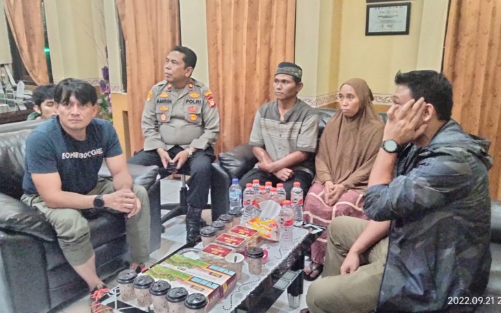 Kapolrestabes Makassar saat Temui Keluarga Korban dan Para Tersangka Penganiayaan