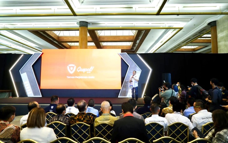 Bamsoet saat memperkenalkan logo dan tagline terbaru Super Apps IMI, Gaspol!, di sela acara Indonesia Electric Motor Show (IEMS), di JCC, Jakarta, Kamis (29/9/22).