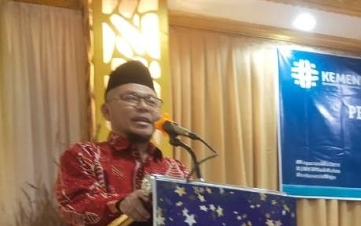 Asisten Deputi Pengembangan SDM Perkoperasian KemenKopUKM Nasrun Siagian, di sela-kegiatan Pendidikan dan Pelatihan (Diklat) Tata Kelola Koperasi Modern di Langgur, Malra, beberapa hari yang lalu.