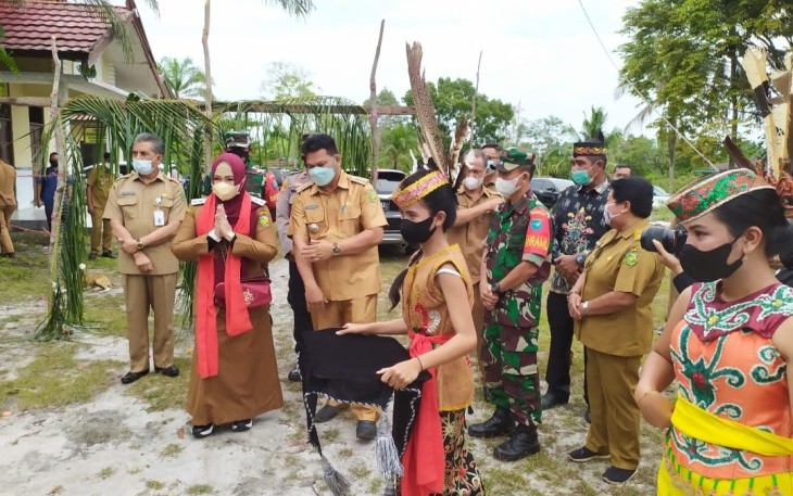 Penyambutan sebelum acara Musrenbang Tingkat Kecamatan Rakumpit 